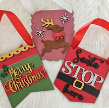 Load image into Gallery viewer, Small Christmas Themed Pendants
