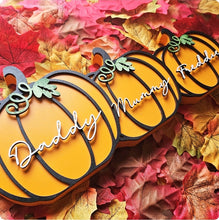 Load image into Gallery viewer, Family of Pumpkins
